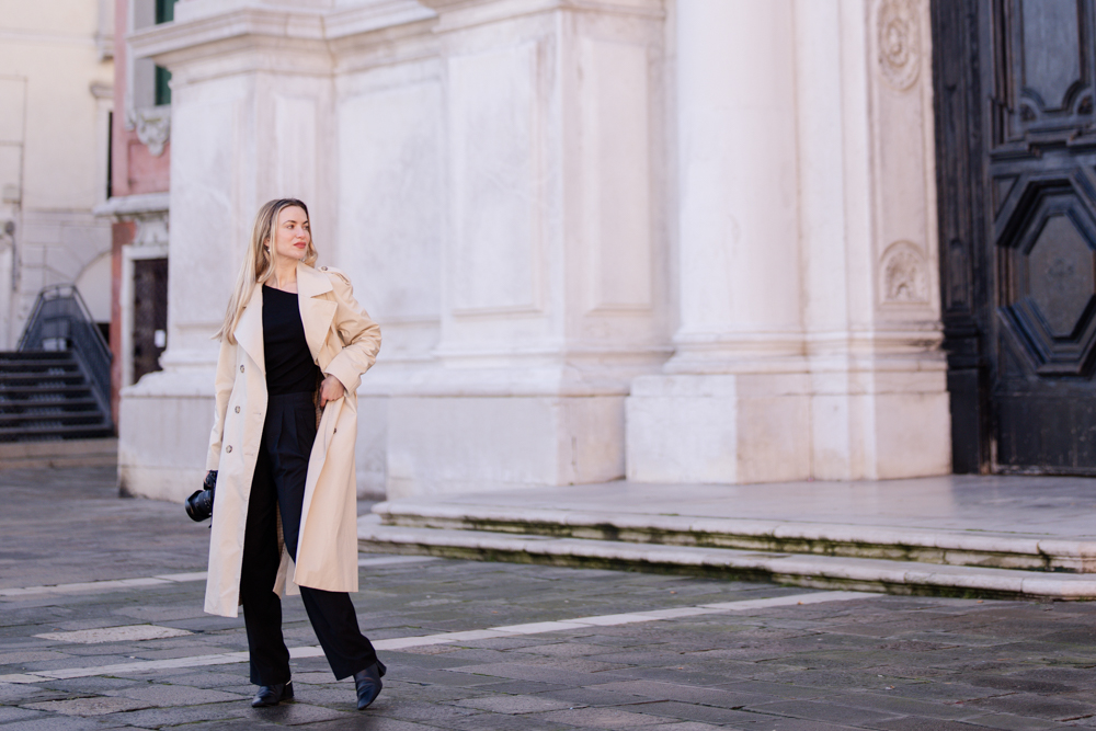 The best tips on how to dress for a shoot by Alina Indi, Venice couples, proposal, anniversary, honeymoon photographer in Venice