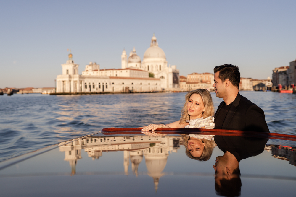 Alina Indi is a wedding and elopement freelance photographer in Venice, Italy
