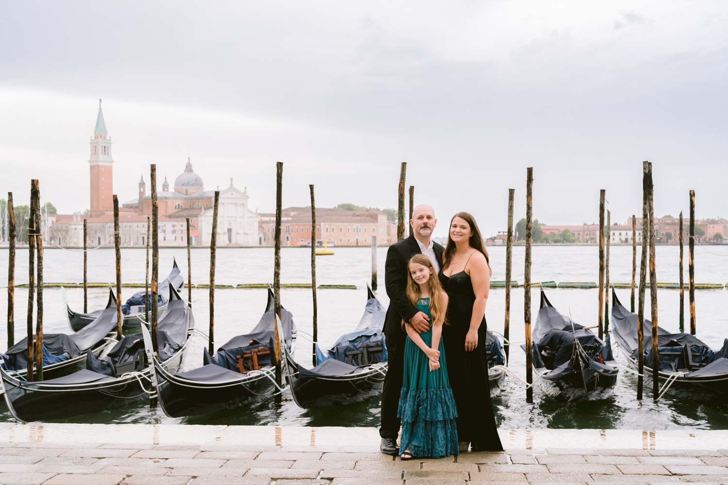 Venice family photographer Alina Indi book now