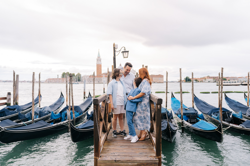 Capture priceless family moments in Venice with a professional photographer. Book your session today and create lasting memories against stunning backdrops!